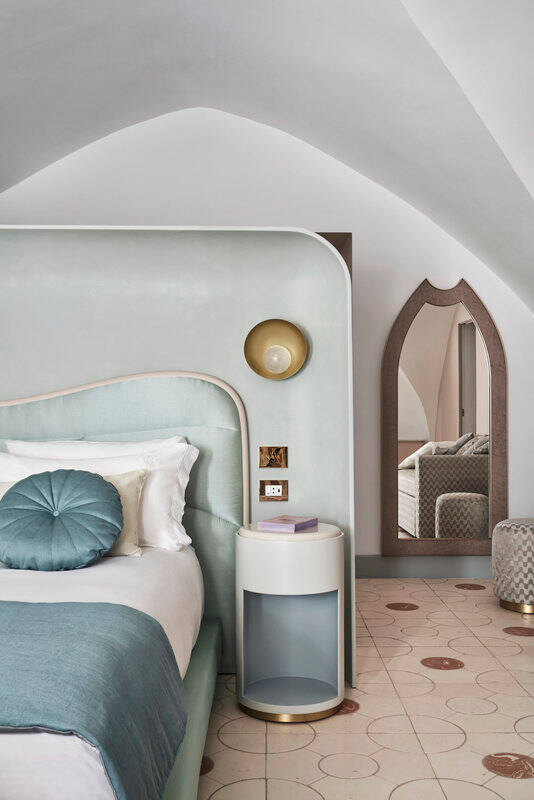 Aquamarine Junior Mountain Side Room