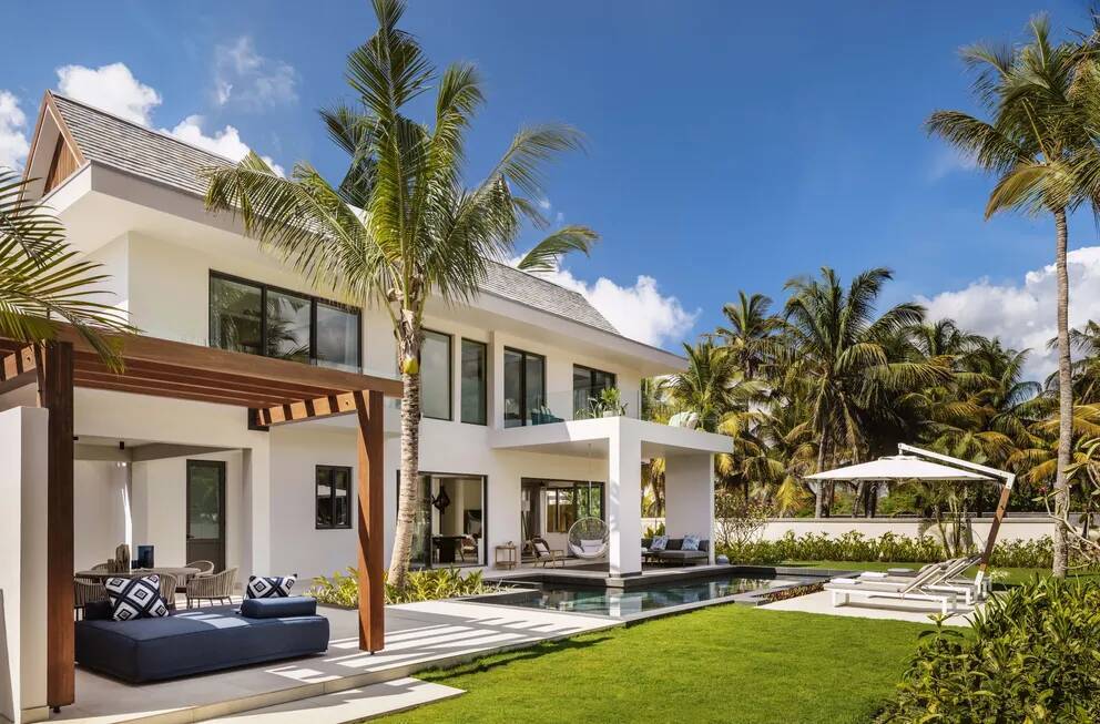 Four Bedroom Private Home with Pool