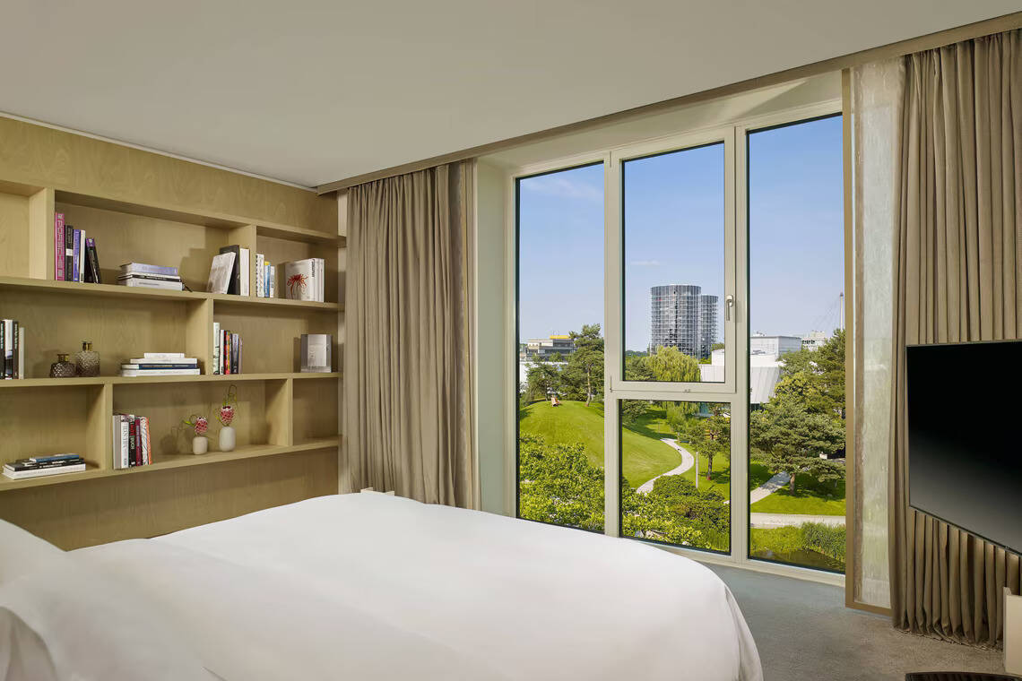 Signature Suite