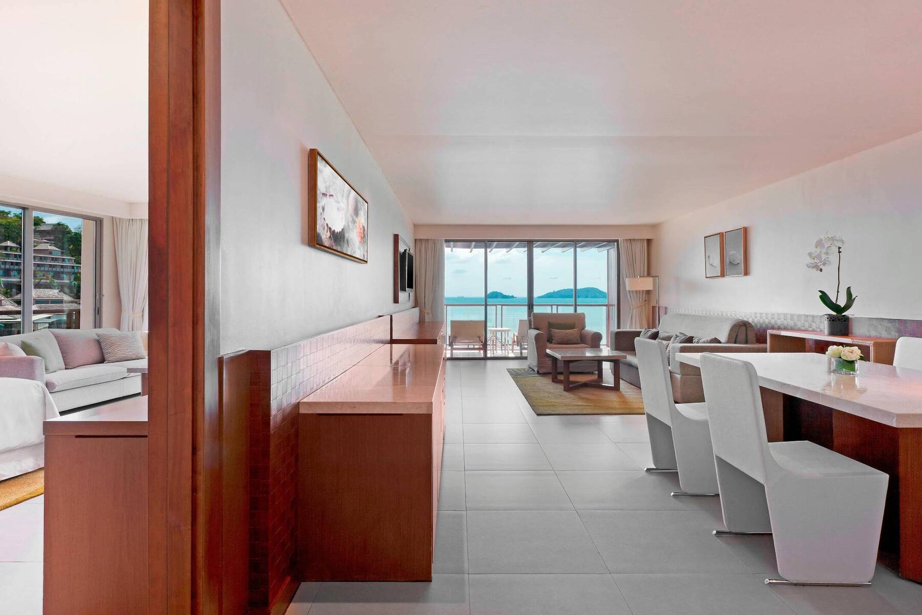 PREMIUM OCEANFRON KING SUITE, SOFA BED