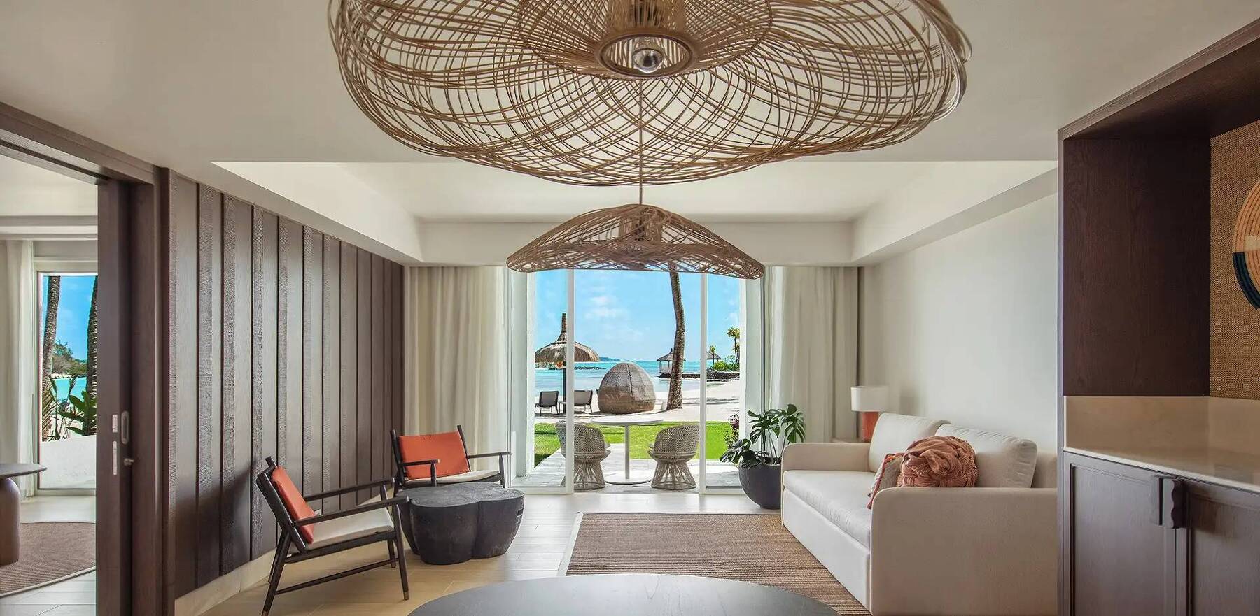Hibiscus Signature Beachfront Suite
