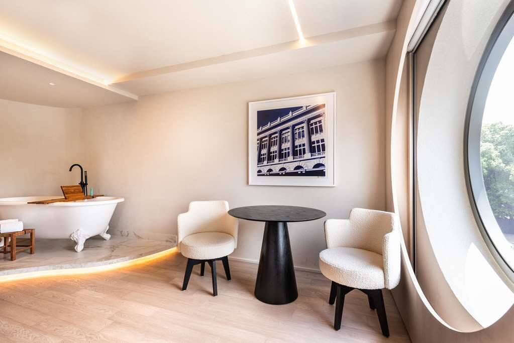 Mayfair Suite