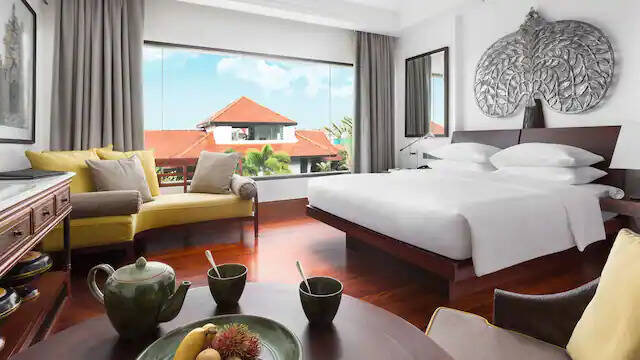 King Bed Room with Garden View