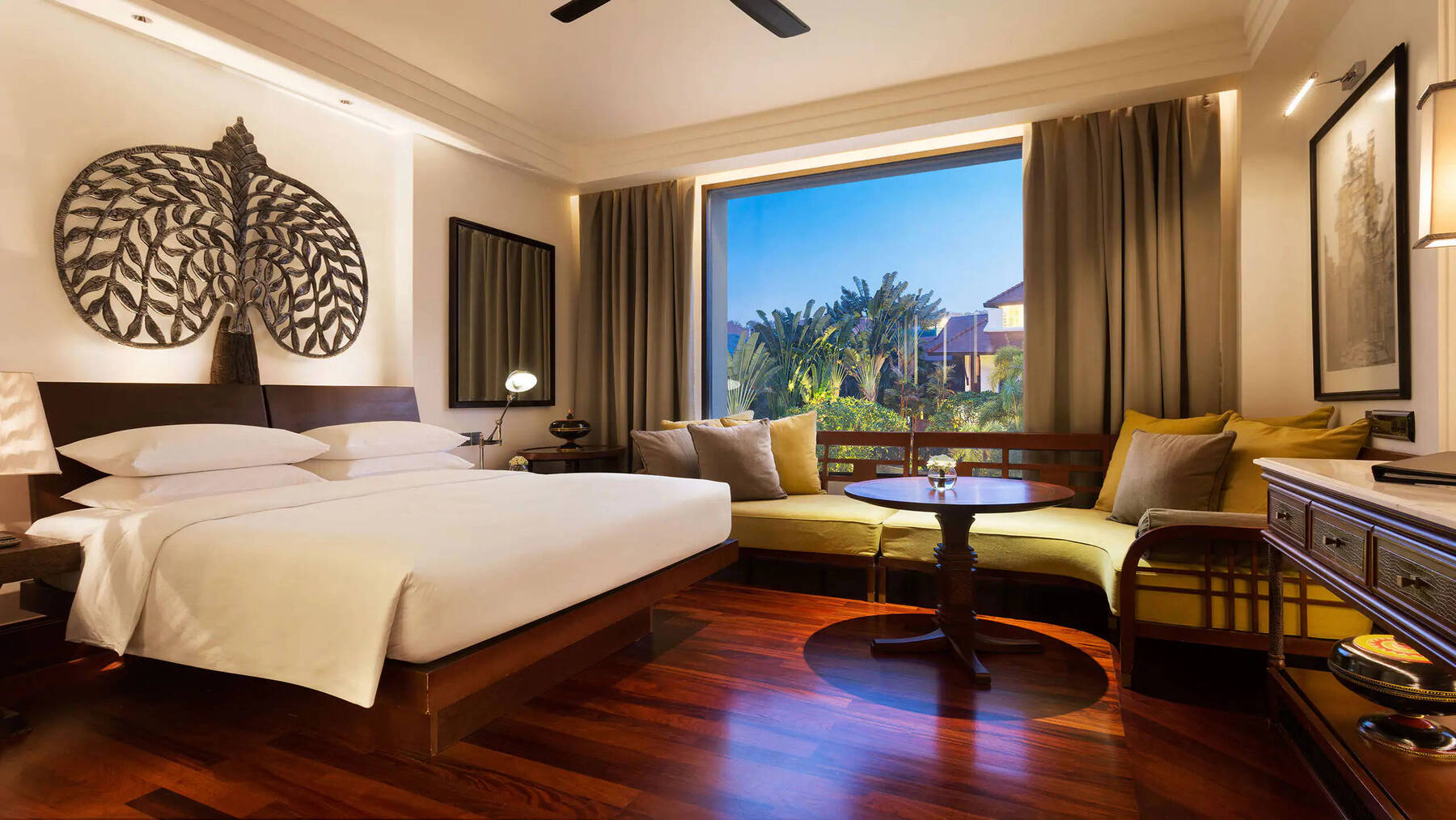 King Bed Room with Garden View