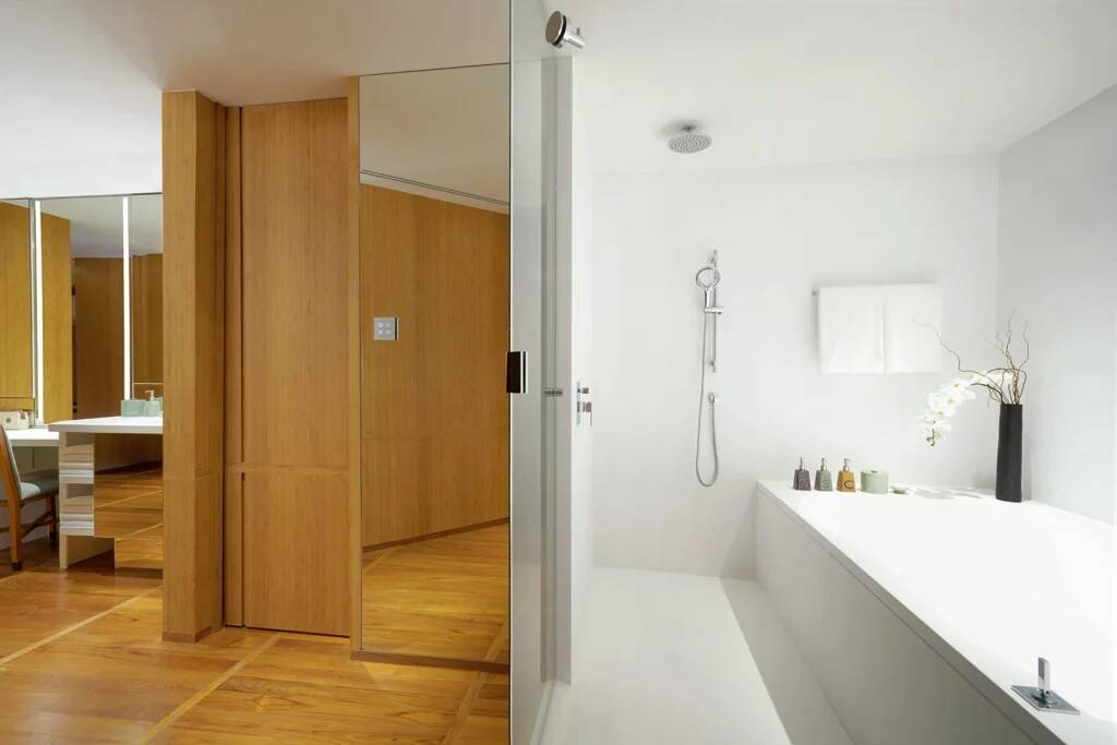 LEELAWADEE SUITE