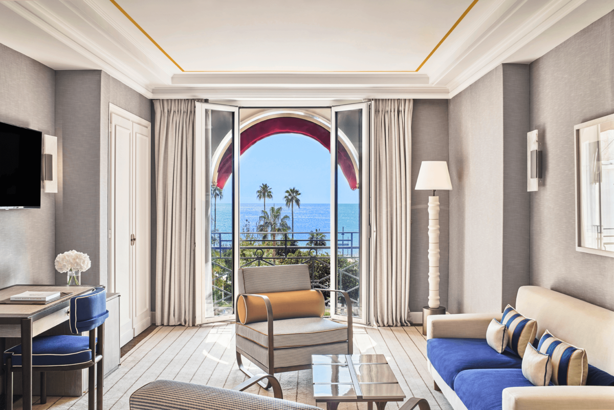 Deluxe Sea View Suite
