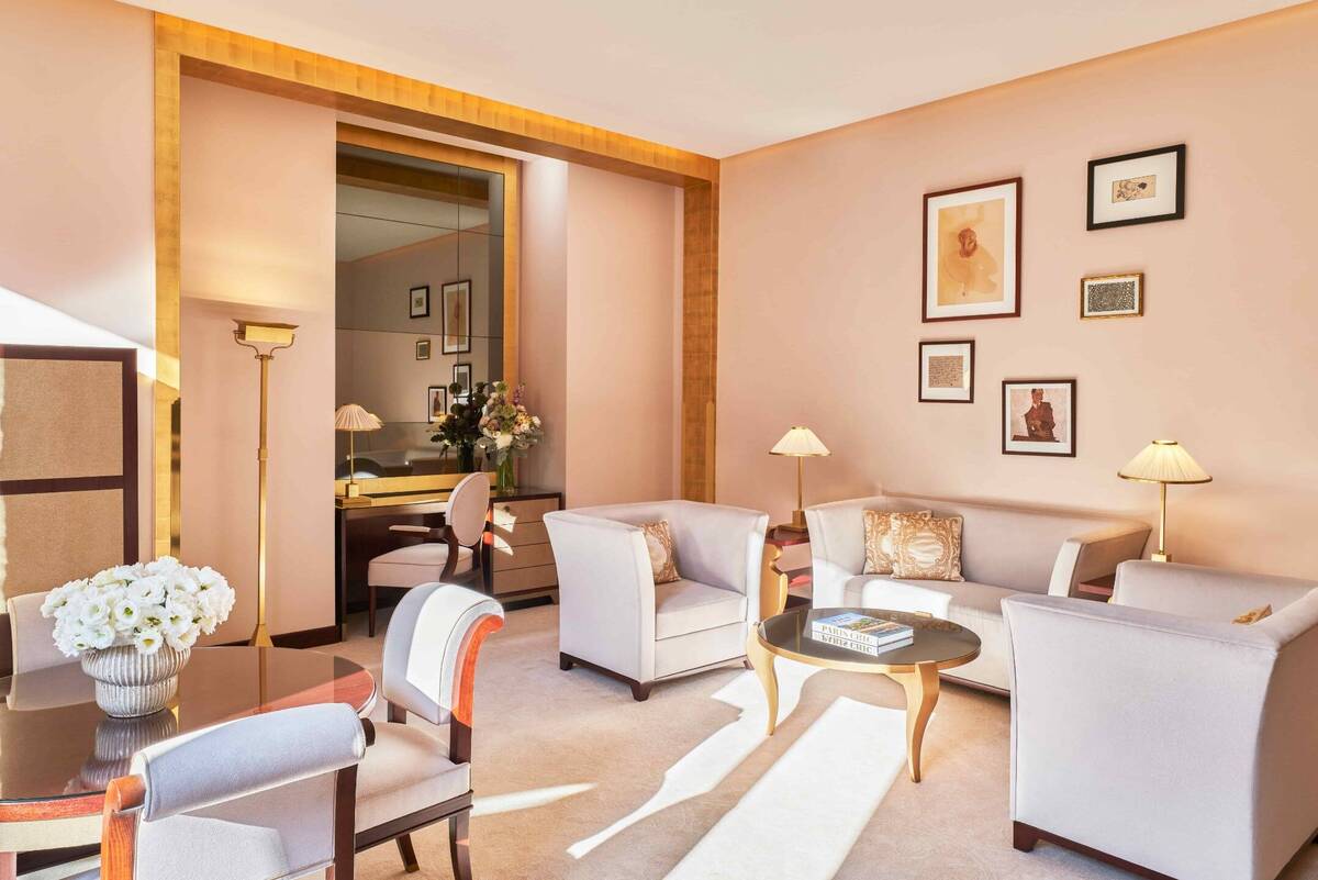 Deluxe Suite