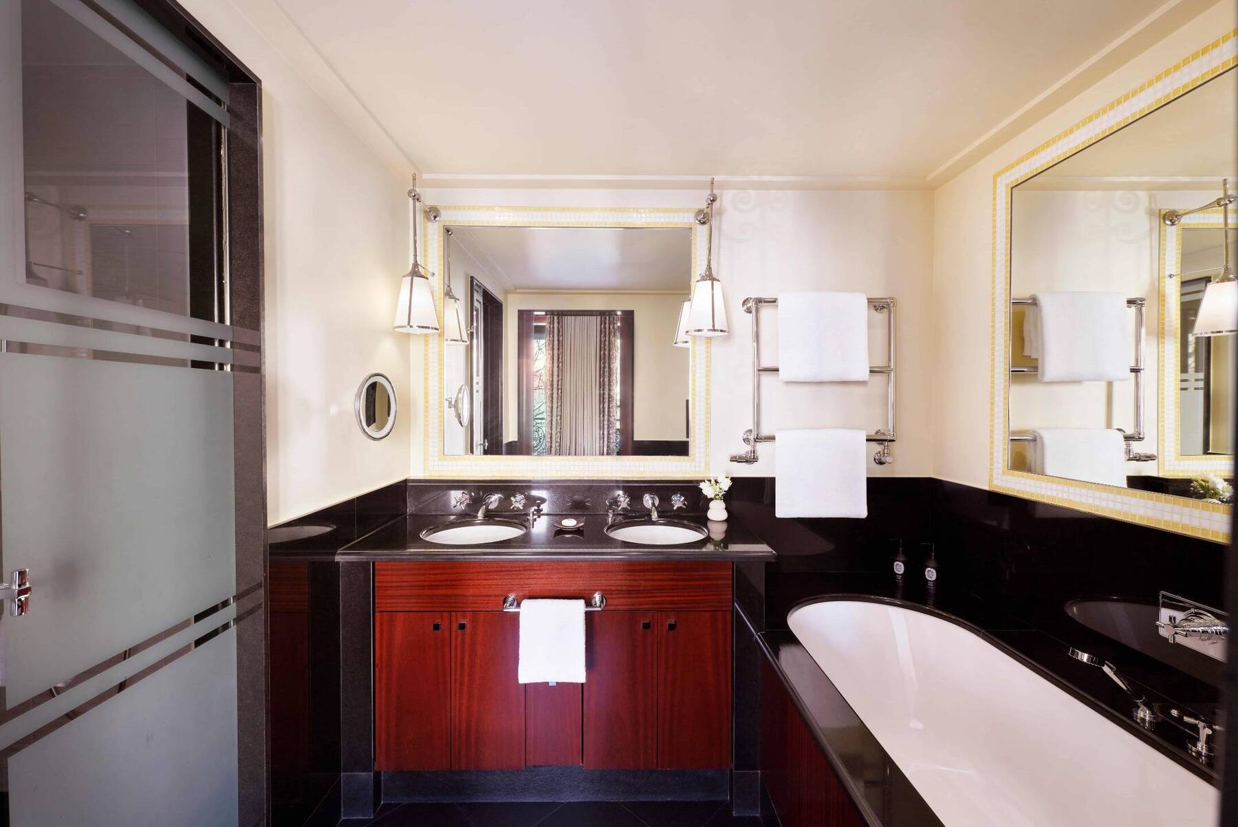 Prestige Champs-Elysées Junior Suite