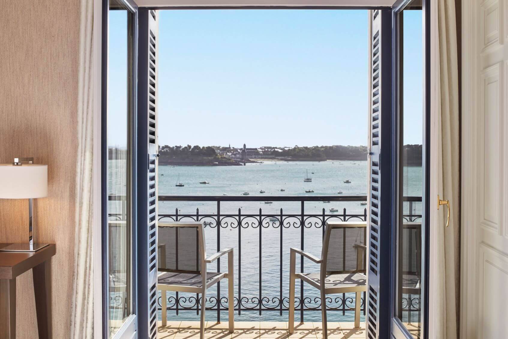 DELUXE SEA VIEW ROOM