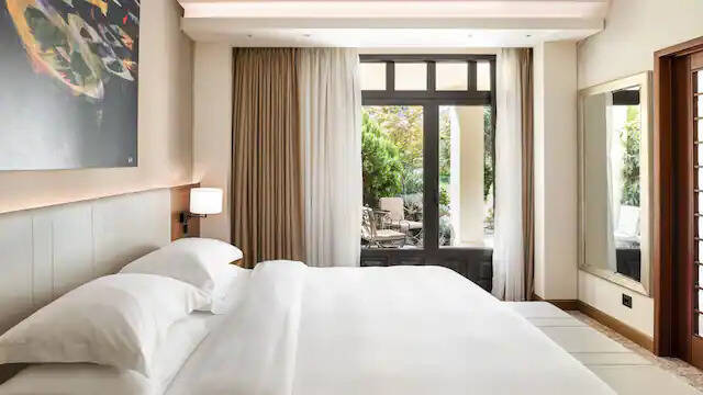 Regency Suite King