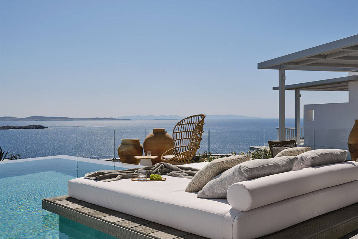 LAMDA GRAND SUITE WITH PRIVATE POOL AND SEA VIEW