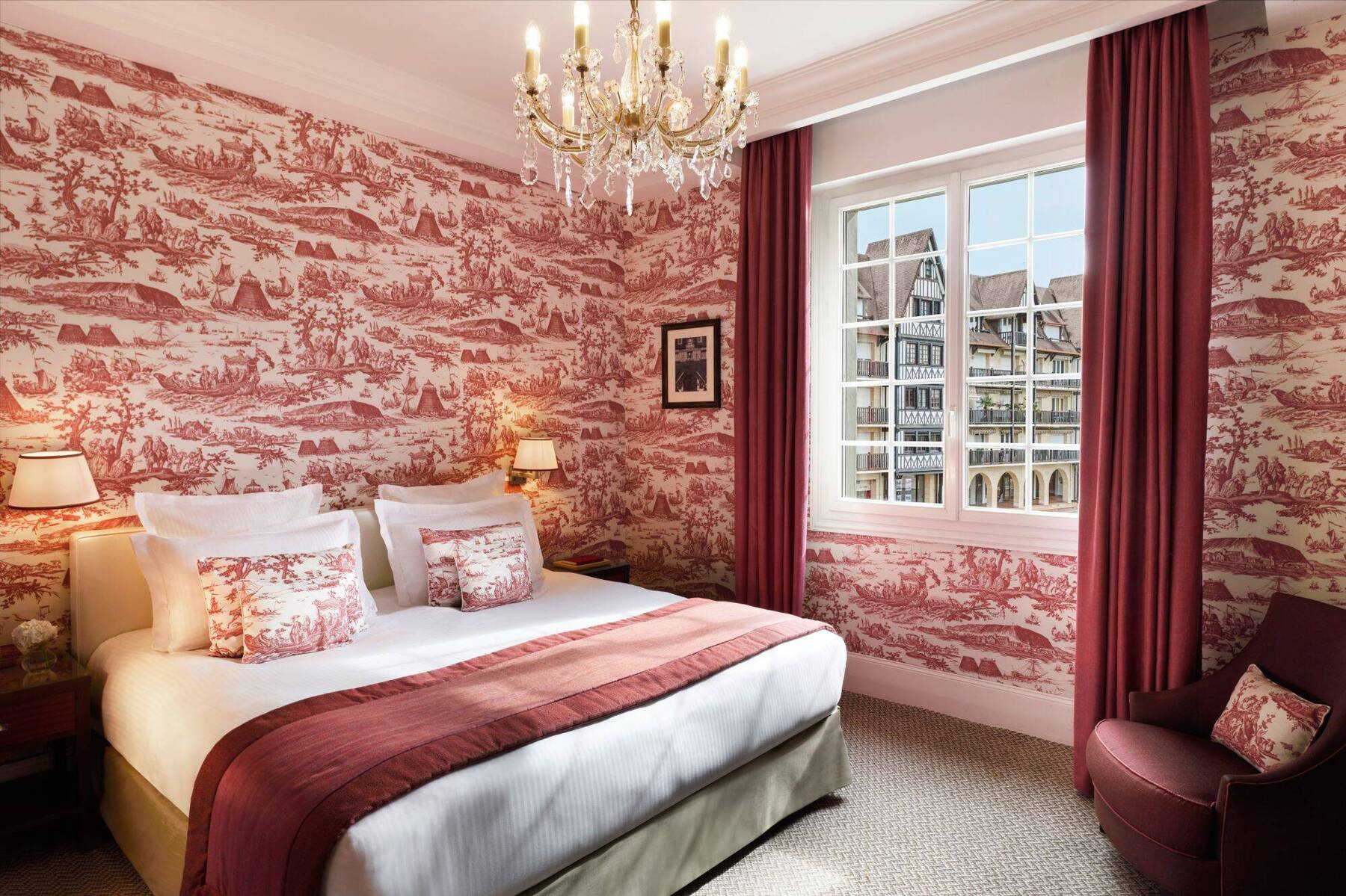 SUPERIOR CITY VIEW ROOM