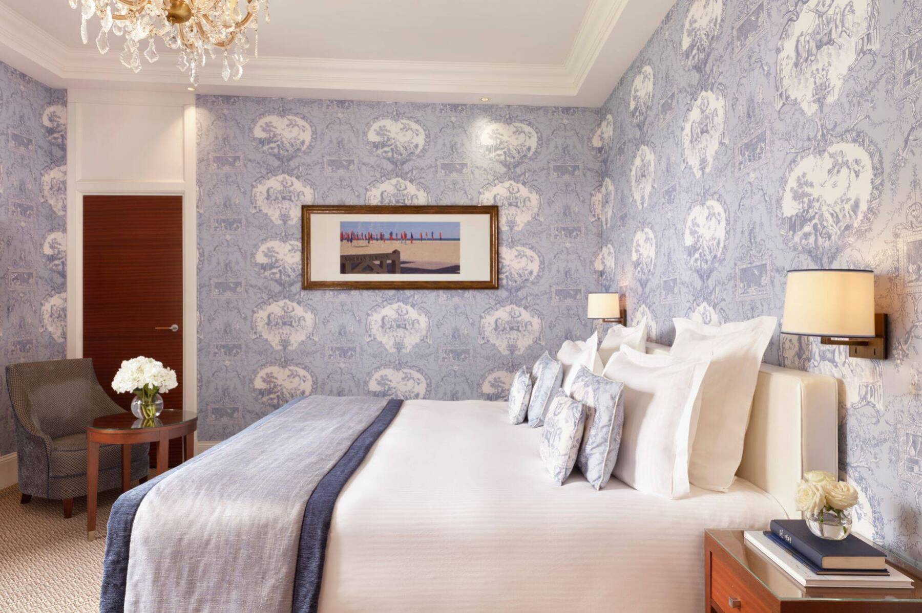 DELUXE CITY VIEW ROOM