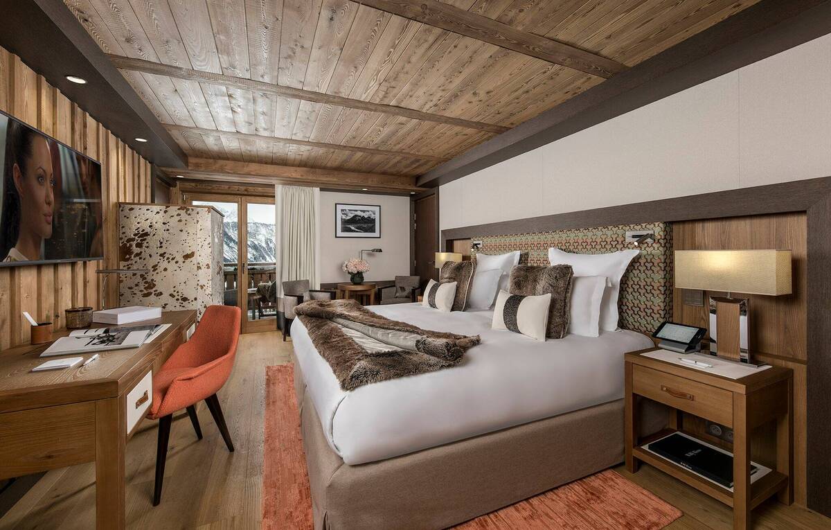 SUPERIOR ROOM