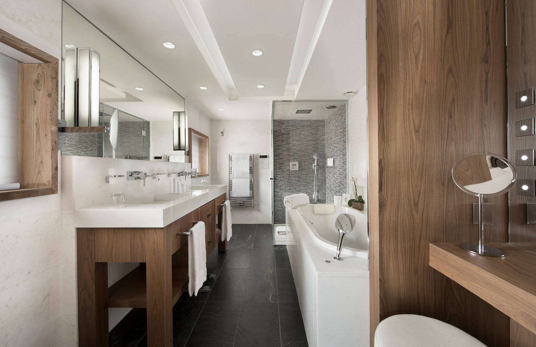 Prestige Junior Suite 