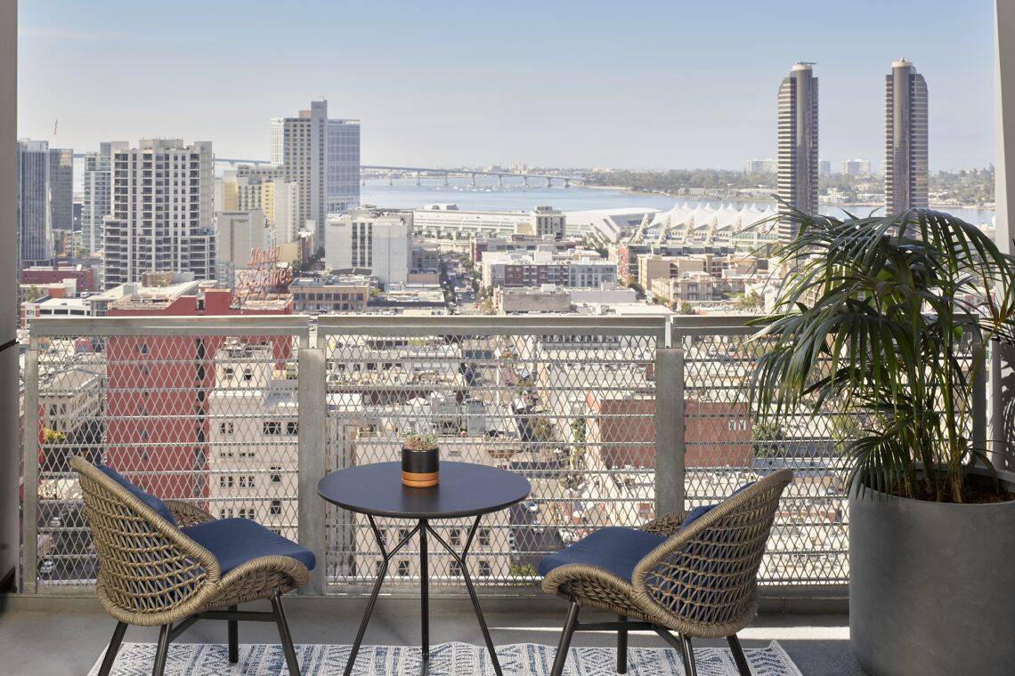 PREMIUM CITY VIEW BALCONY