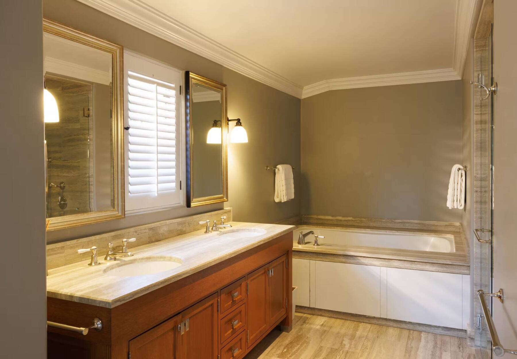 Hummingbird Suite