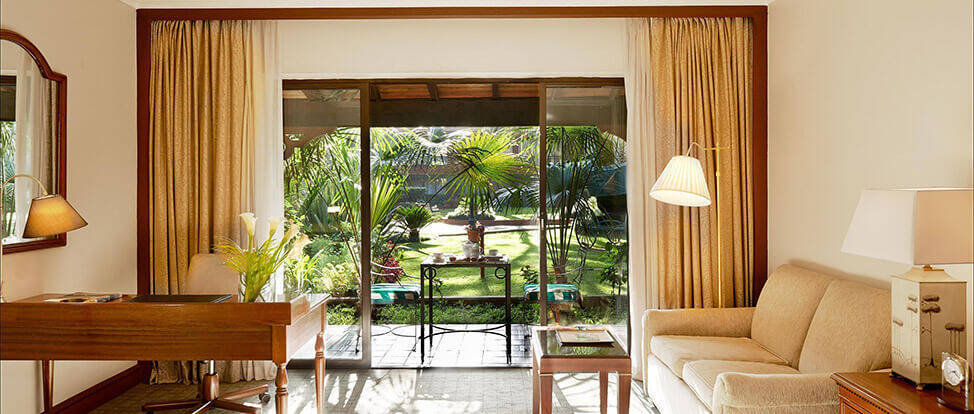 DELUXE VERANDAH ROOM WITH KIND BED