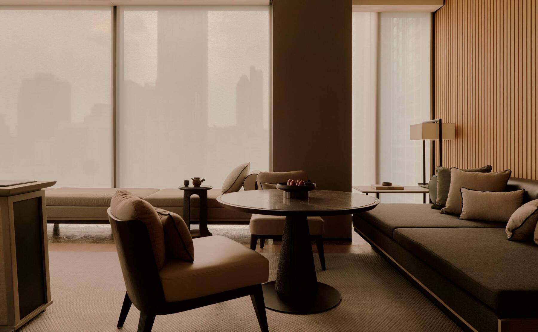 PREMIER CORNER SUITE