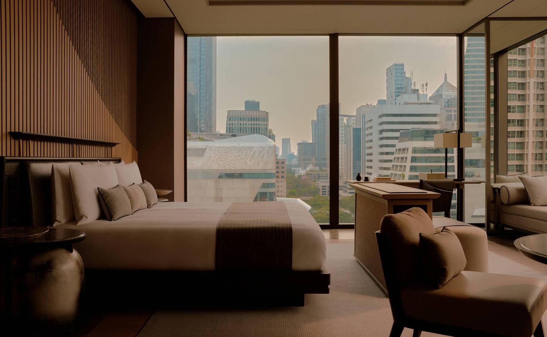 PREMIER CORNER SUITE