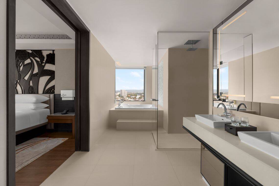 Club Lounge Access Suite, High floor