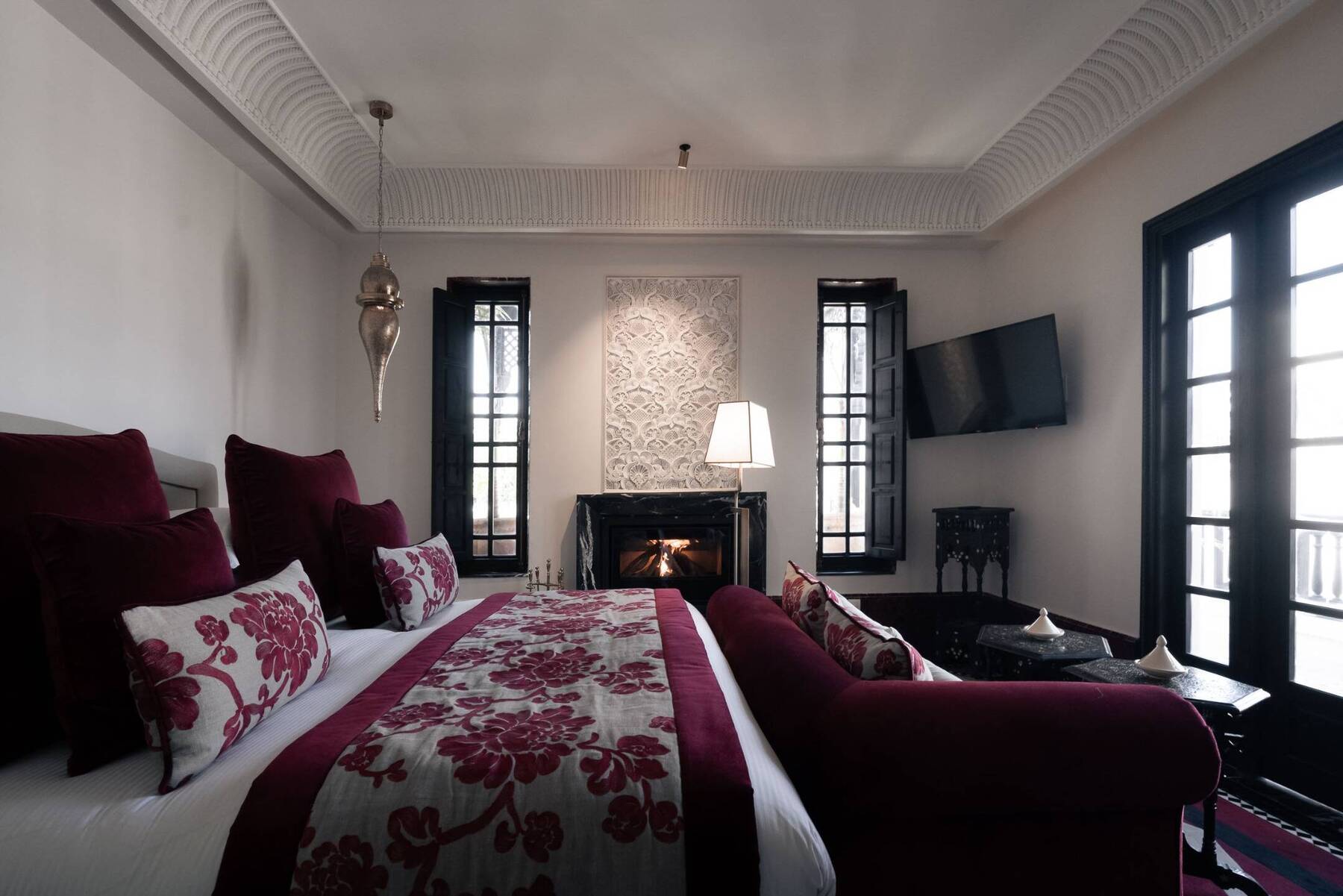 DELUXE SUPERIOR ROOM