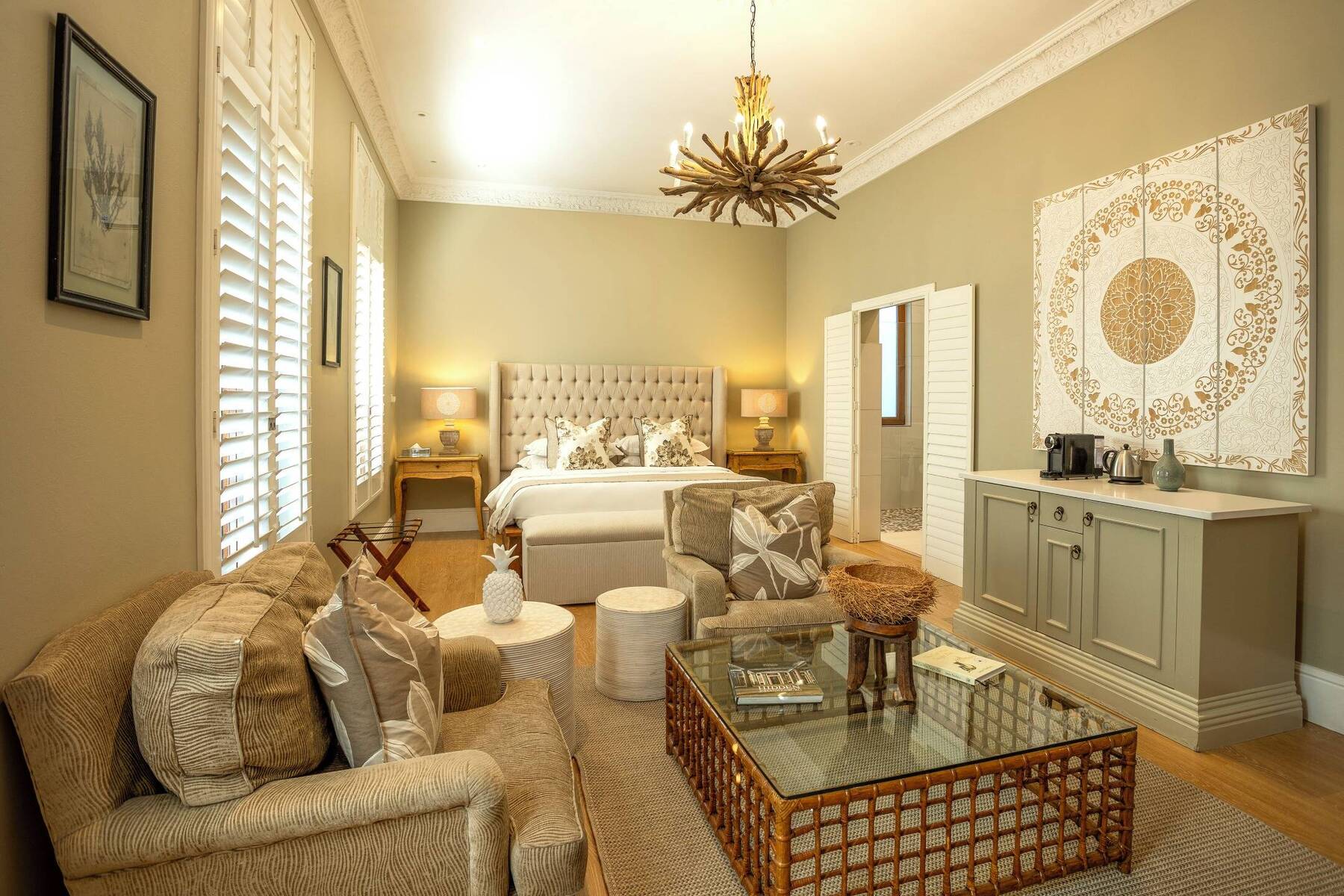Courtyard Deluxe Suites