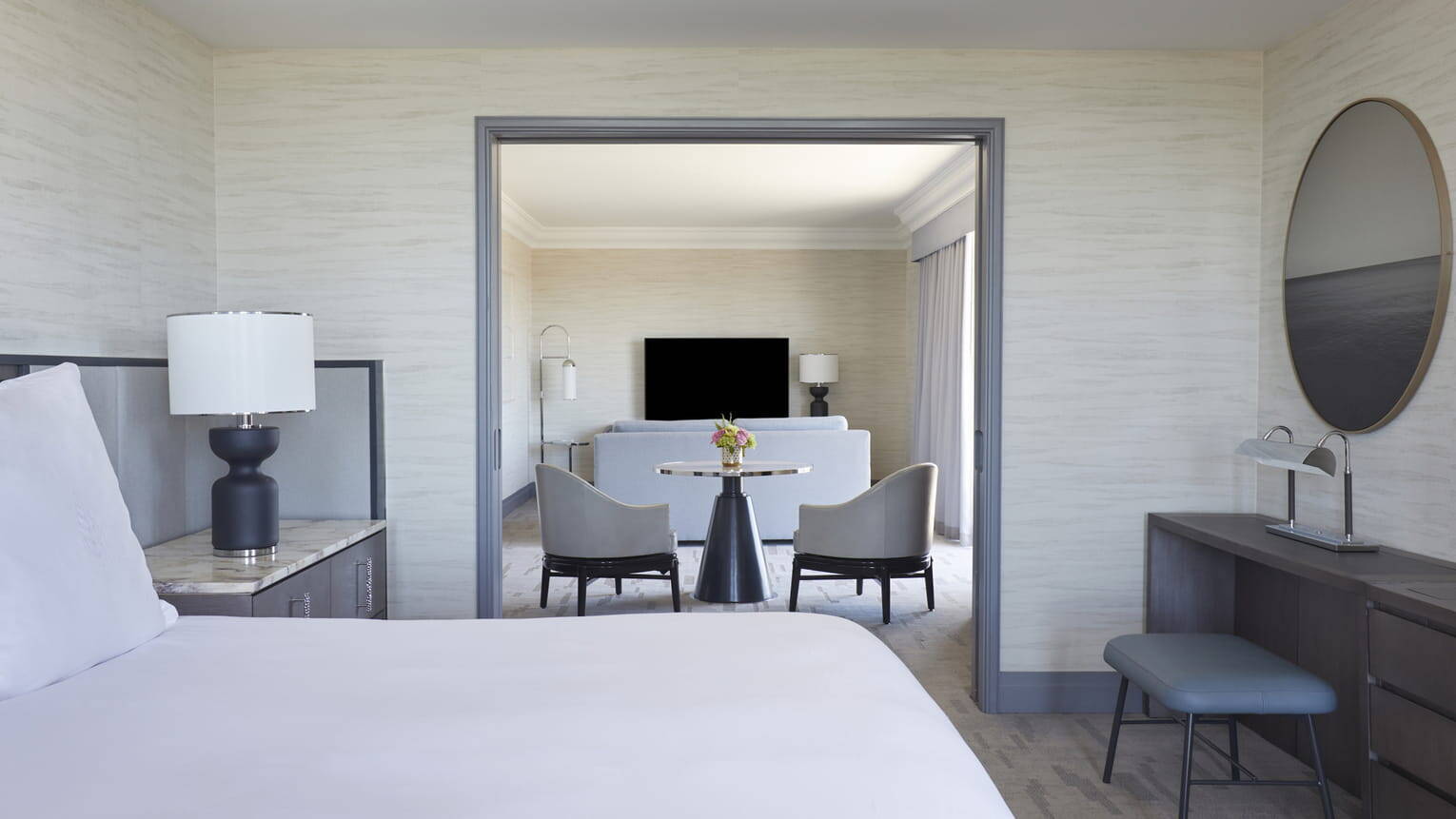 Accessible One-Bedroom Corner Beverly Suite