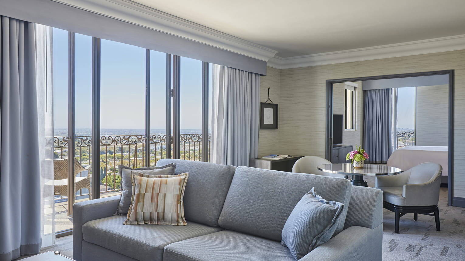 Accessible One-Bedroom Beverly Suite King