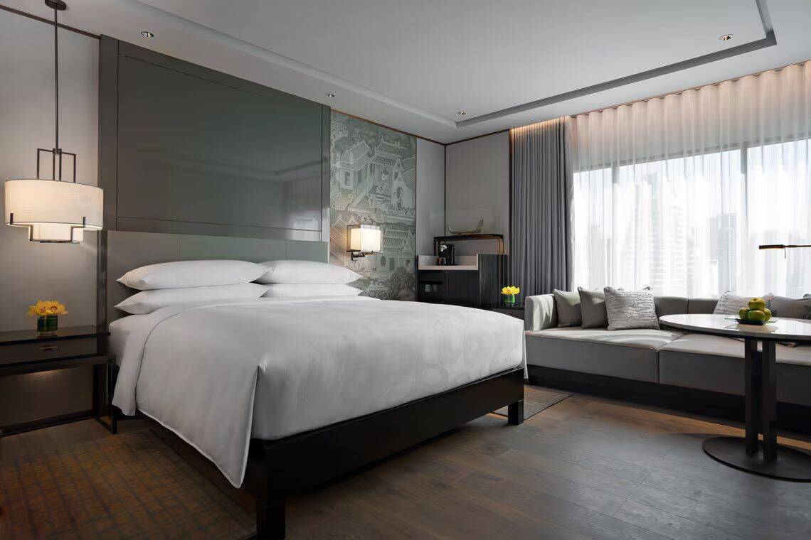 GUEST ROOM CITY VIEW KING