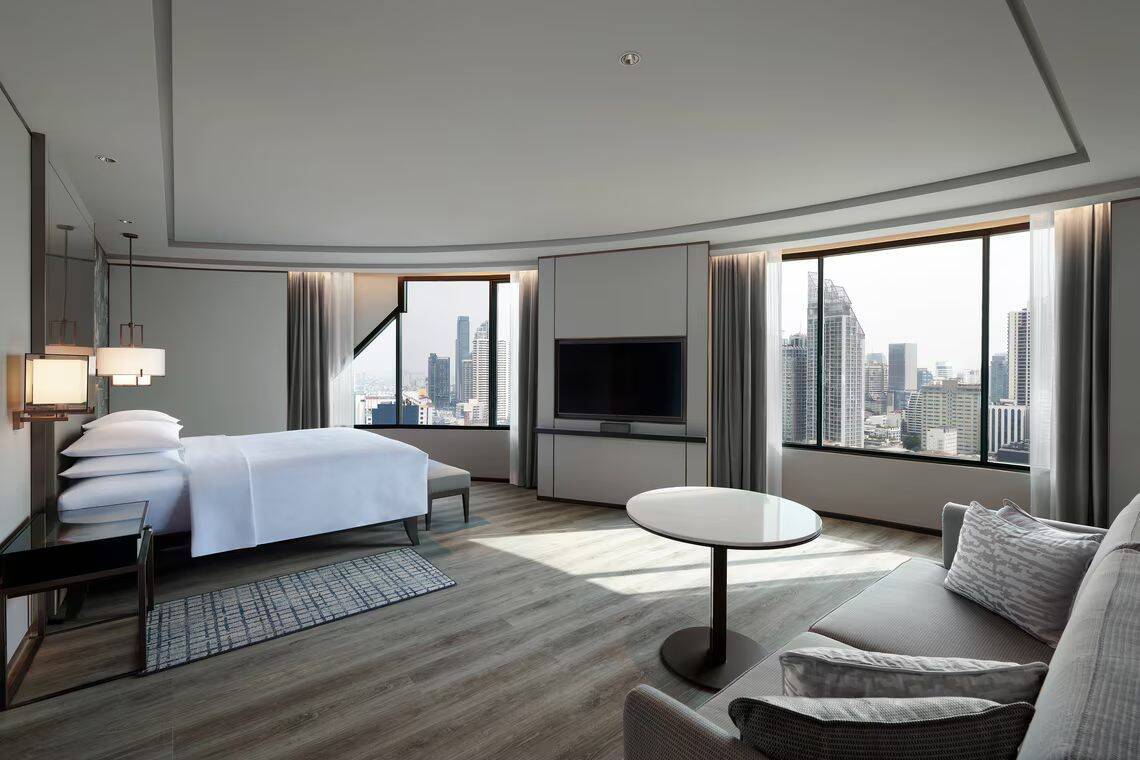 EXECUTIVE LOUNGE ACCESS TWO BEDROOM SUITE 