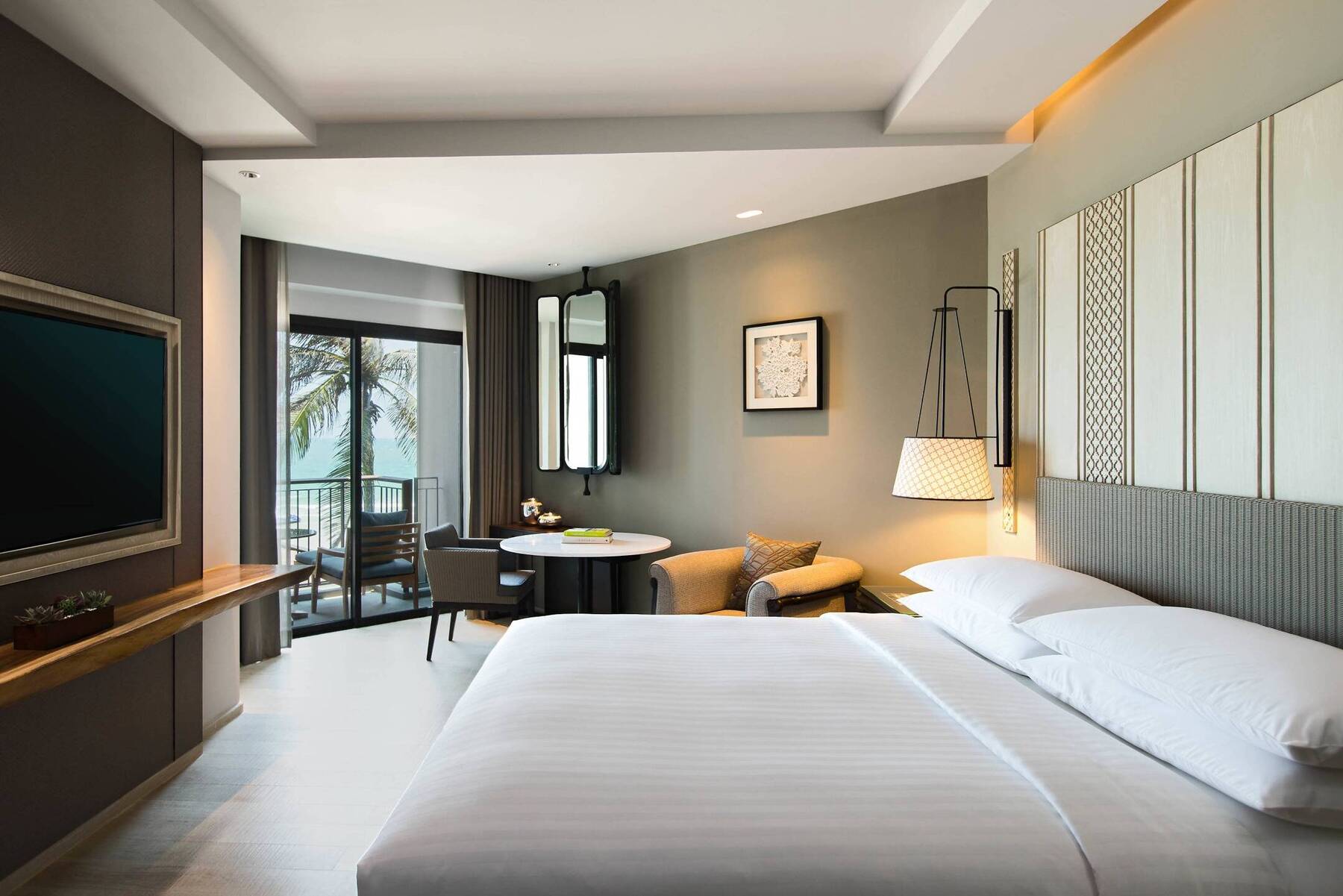 ONE BEDROOM SUITE