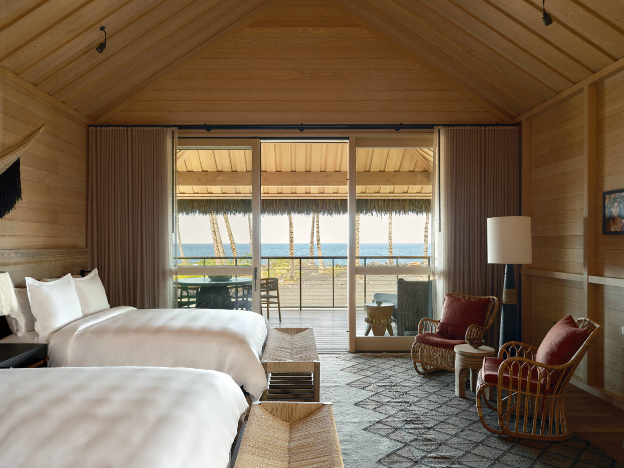 OCEAN FRONT TWO BEDROOM SUITE KAUHALE