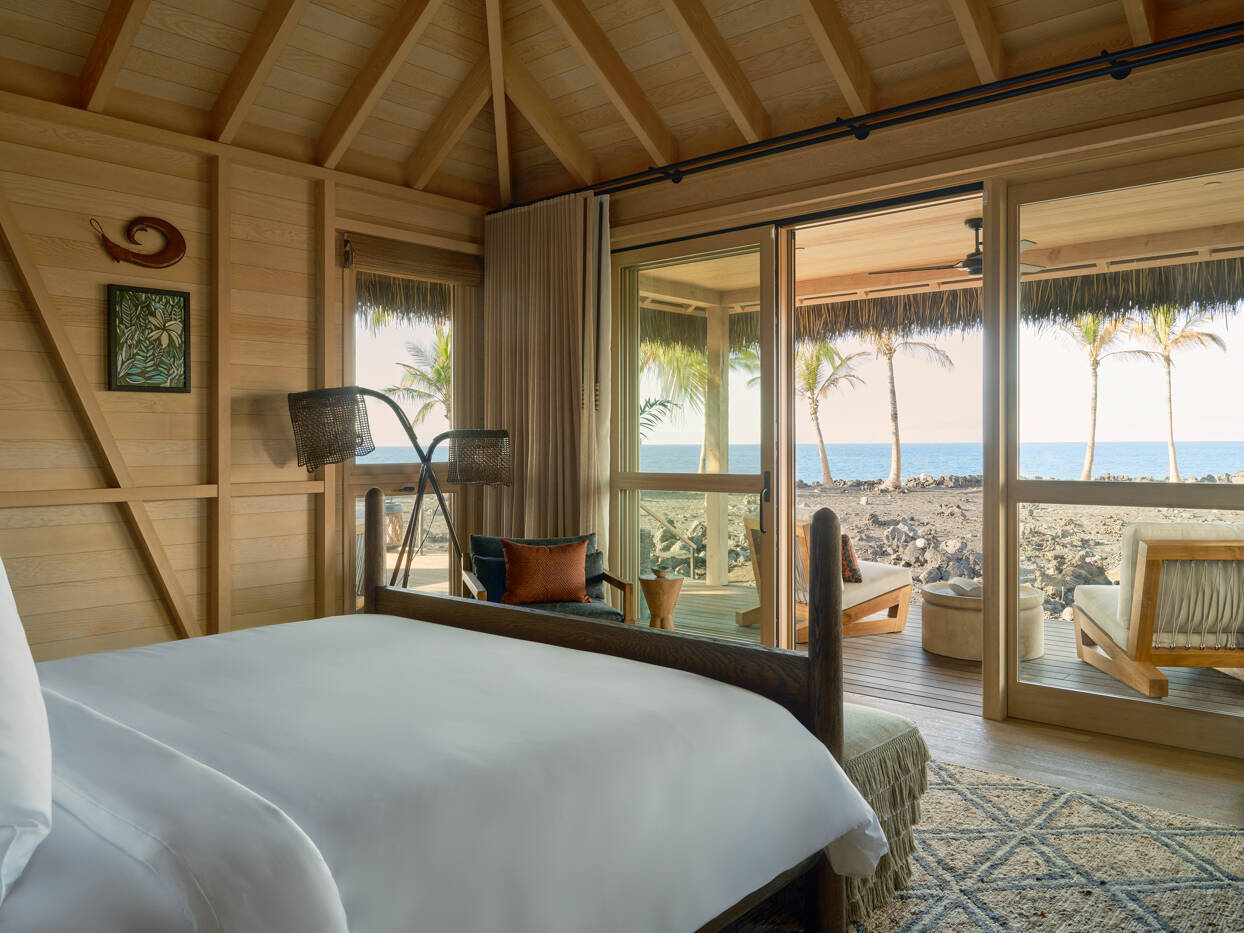 OCEAN FRONT FOUR BEDROOM KUMUKEA KAUHALE