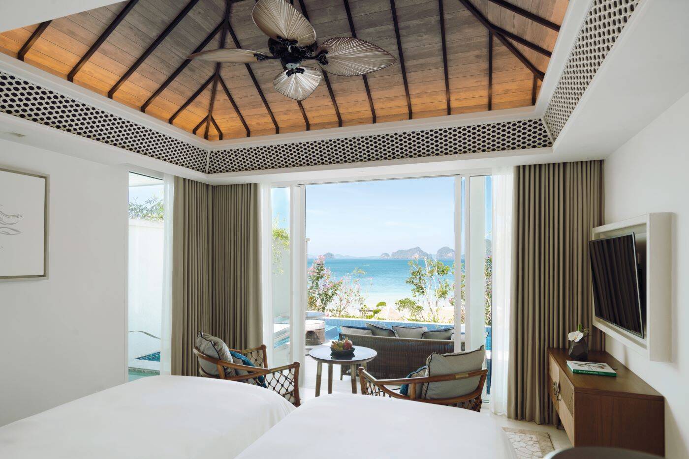 Premium Ocean Pool Suite Twin