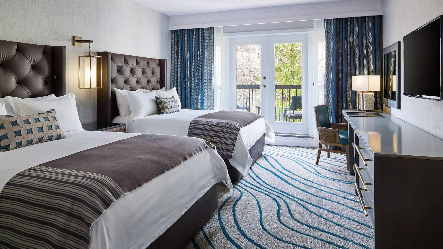 Deluxe Mountain View Two Queens