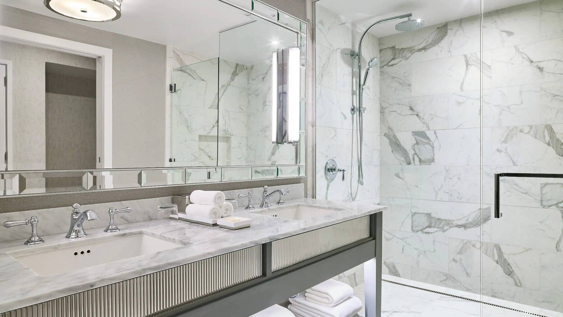 Deluxe Mountain View Two Queens