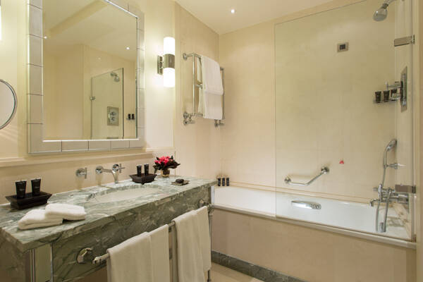 Blaton Two Bedroom Suite