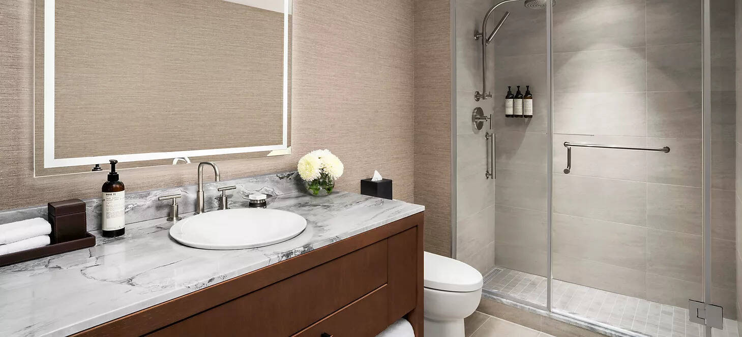 CORNER LUXURY RESIDENCE