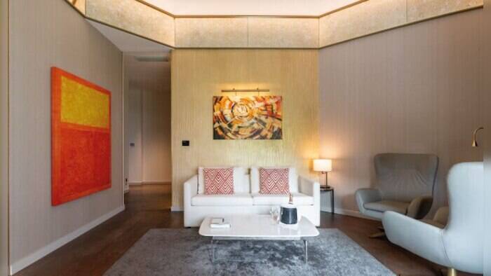 ALMANAC FAMILY SUITE