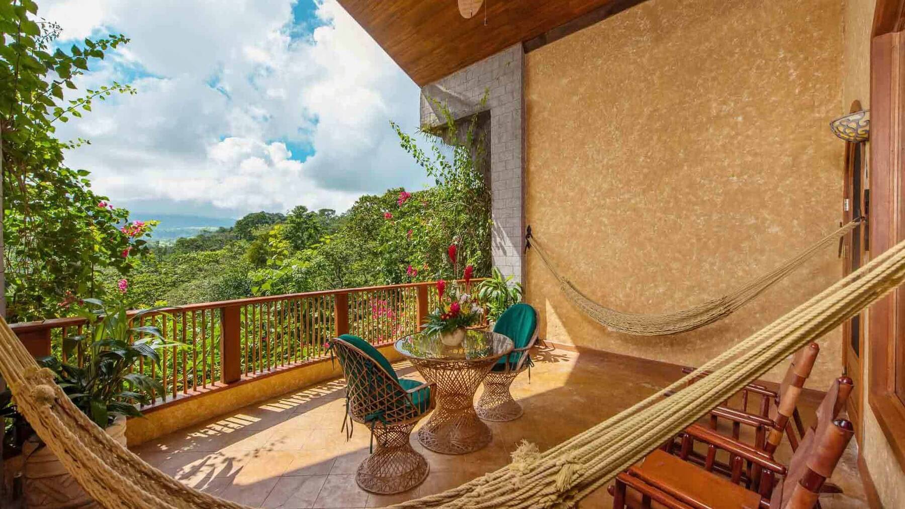 ALTA VISTA GUEST ROOM 