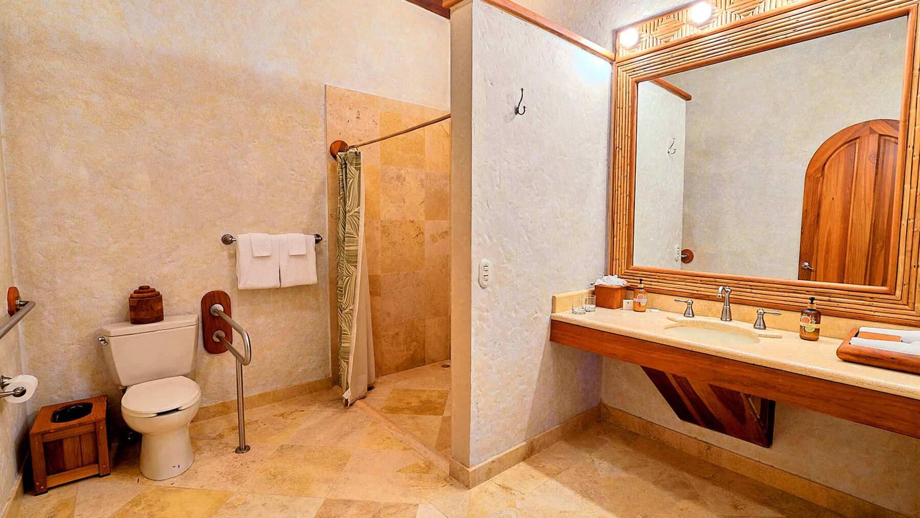 VISTA PLUS ROOM 