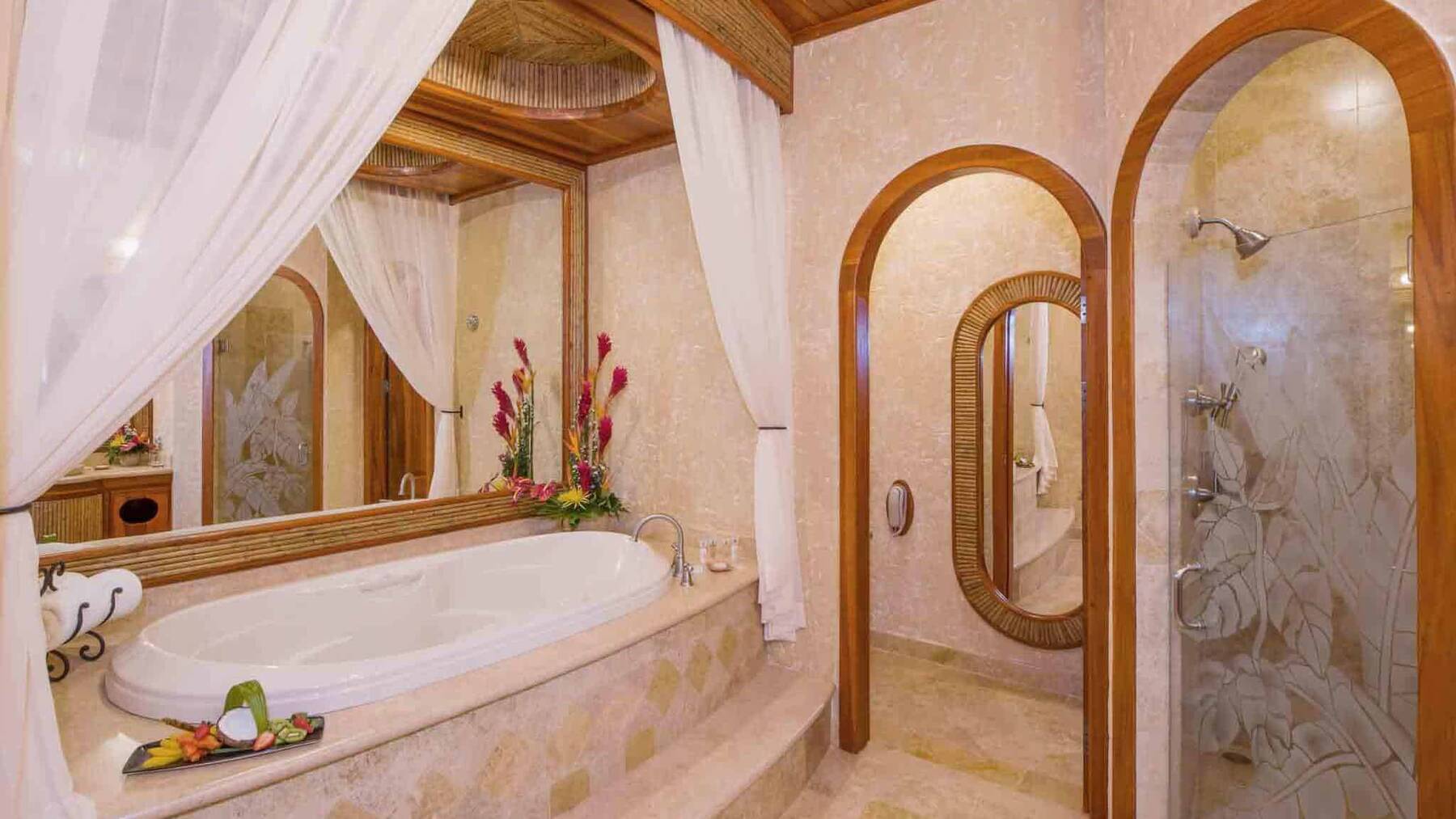 PENTHOUSE TWO BEDROOM ARACARI SUITE