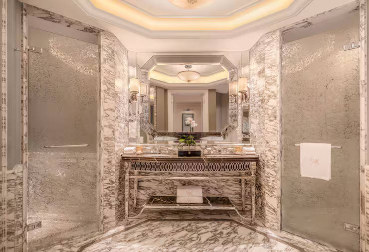 DOUBLE QUEEN JUNIOR SUITE