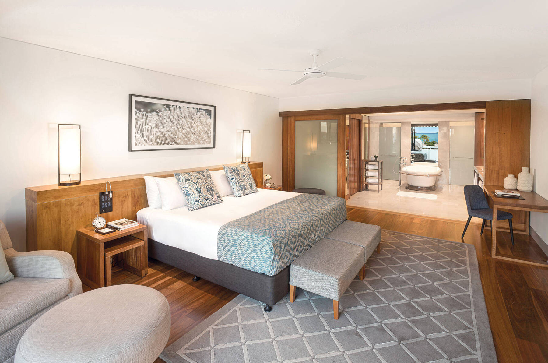 ONE BEDROOM LAGOON VIEW SUITE