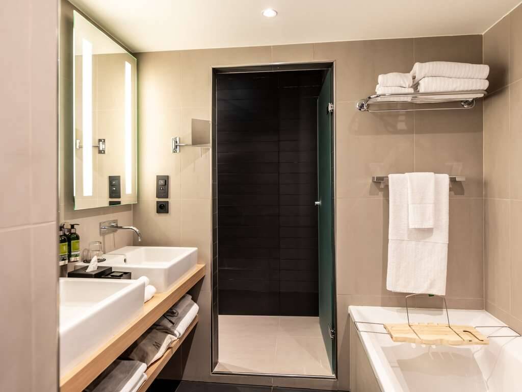 Homage Suite