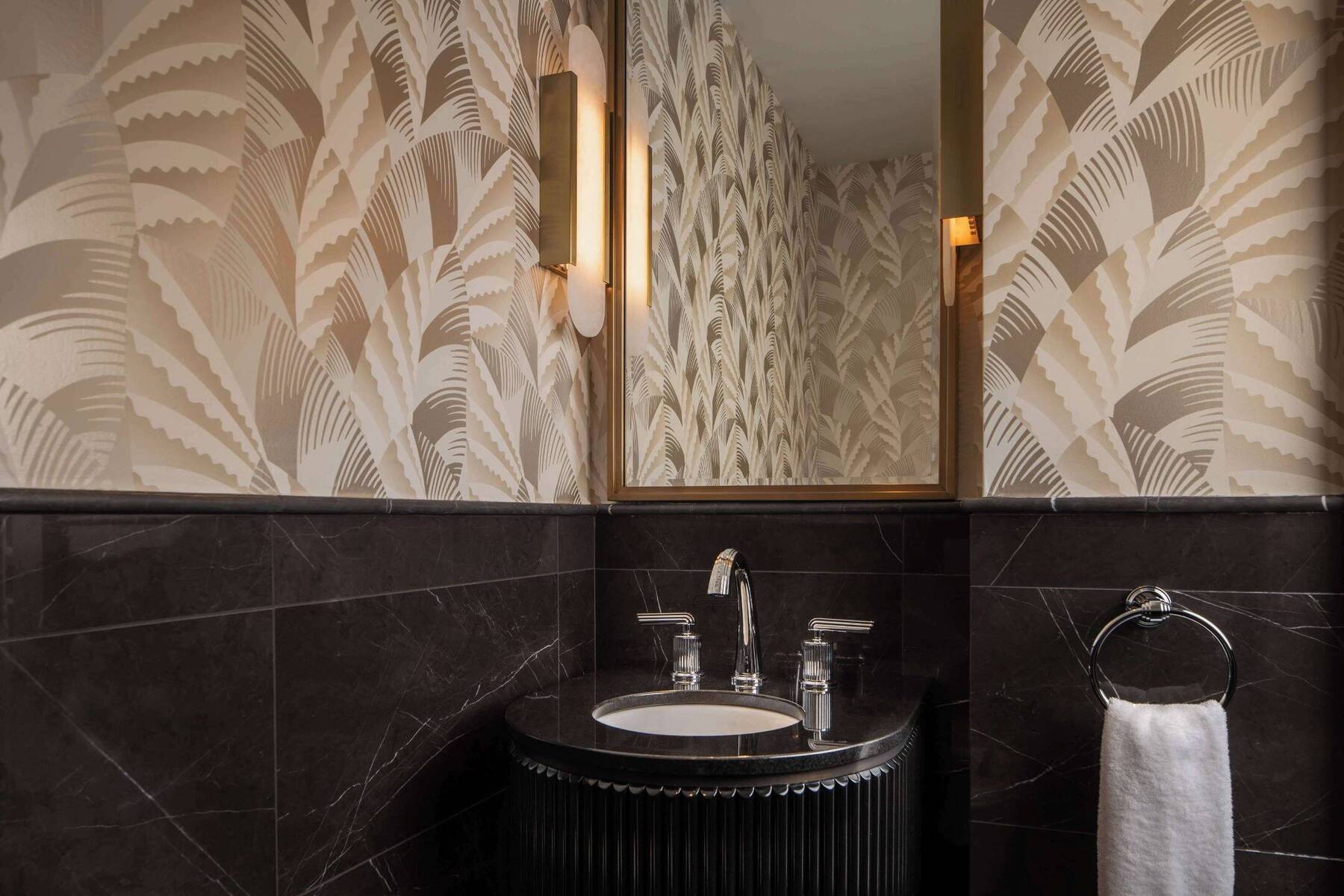 Park Avenue Premier Suite Mobility Access Tub
