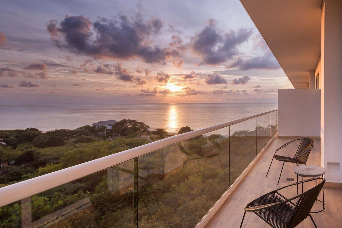 Junior Suite, Partial Ocean View, Sofa Bed