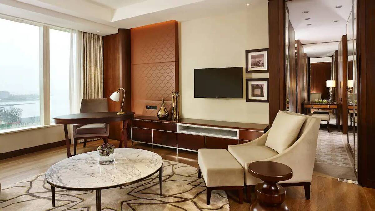 Regency Suite King with View