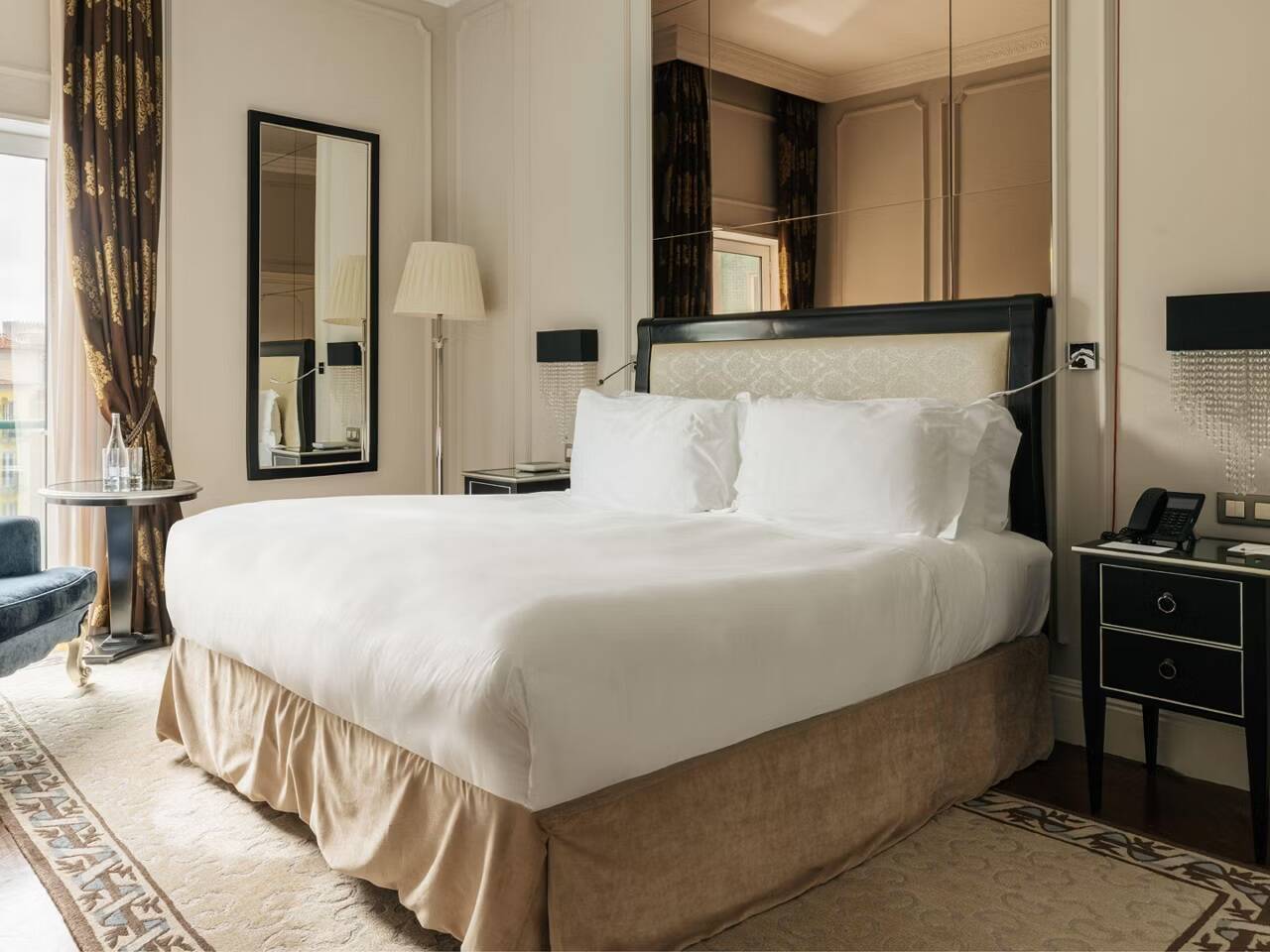 One King Classic Accessible